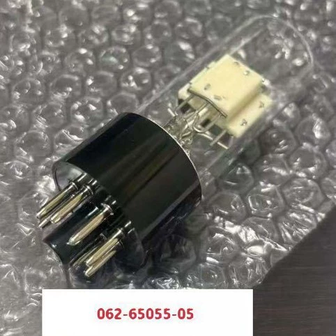 Импортировано из Японии 062-65055-05. Высокостабильная, высокояркая дейтериевая лампа. Абсолютно новая оригинальная лампа.