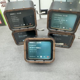 音乐盒;木质工艺品