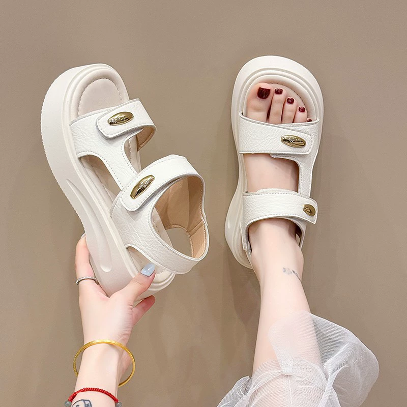 Ретро сандалии на липучке для верхней одежды с толстой подошвой, новые универсальные повседневные пляжные сандалии лето 2025
