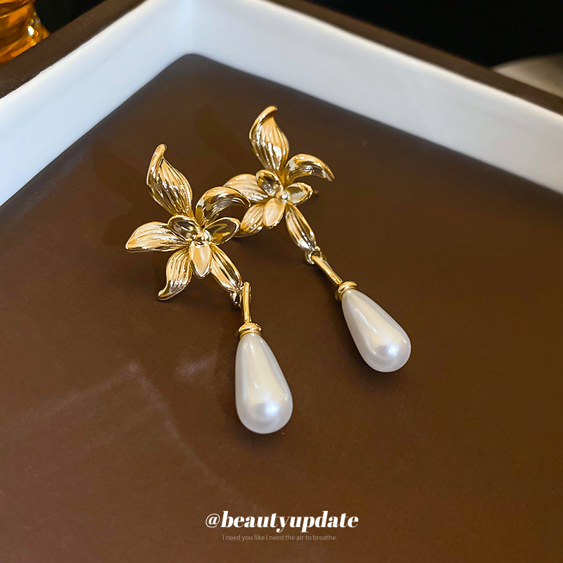 Pendientes de flor de perla con gota de agua de aguja plateada de oro real Pendientes largos retro franceses Pendientes de lujo ligero de moda