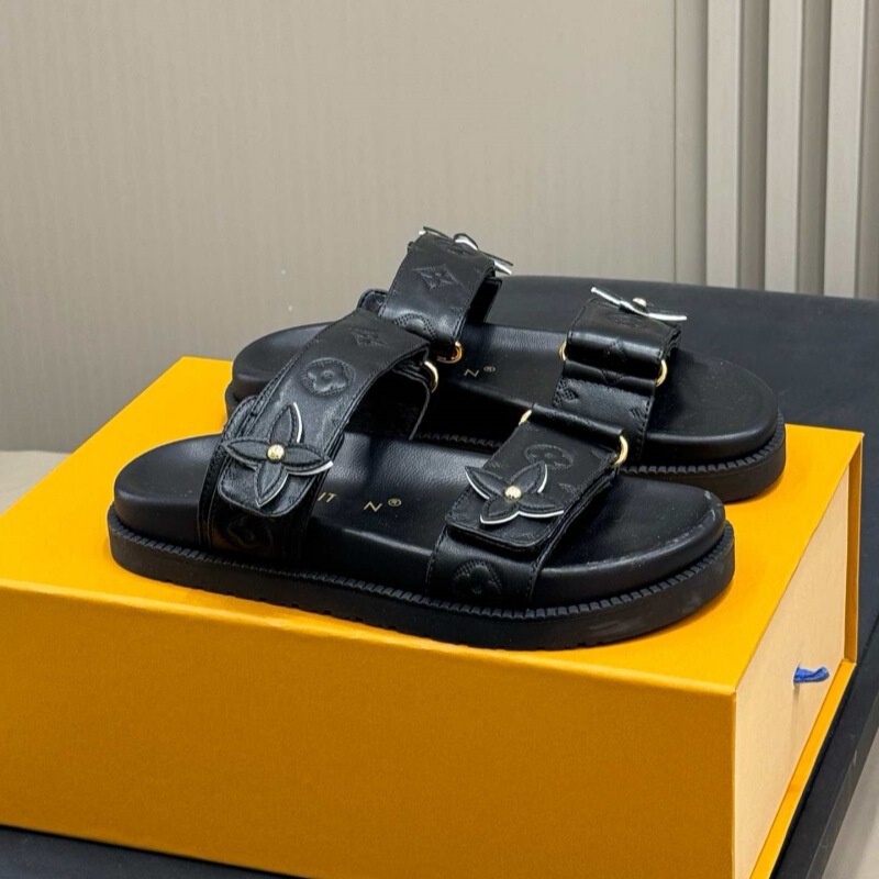New Style European, American, Middle Eastern, Nigerian, Singaporean, Cambodian Metal Buckle Velcro Flat Sandals White