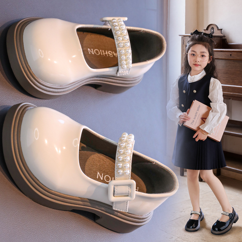 Zapatos de cuero para niñas Zapatos de princesa para niños Marian primavera y otoño 2025 nuevos zapatos de sol blando de estilo británico zapatos de rendimiento de estudiantes