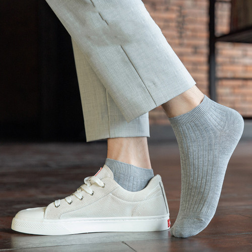 Socks men's sweat-absorbent summer thin invisible boat socks solid color cotton socks short socks sports men's socks summer wholesale spring and summer