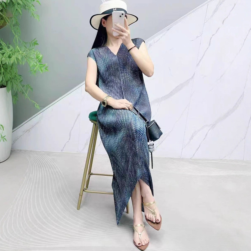 Sexy 25-Year Summer Tie-Dye Sunny and Sexy Gradient Starry Sky V-Neck Fish Scale Pleated Commuter Dress