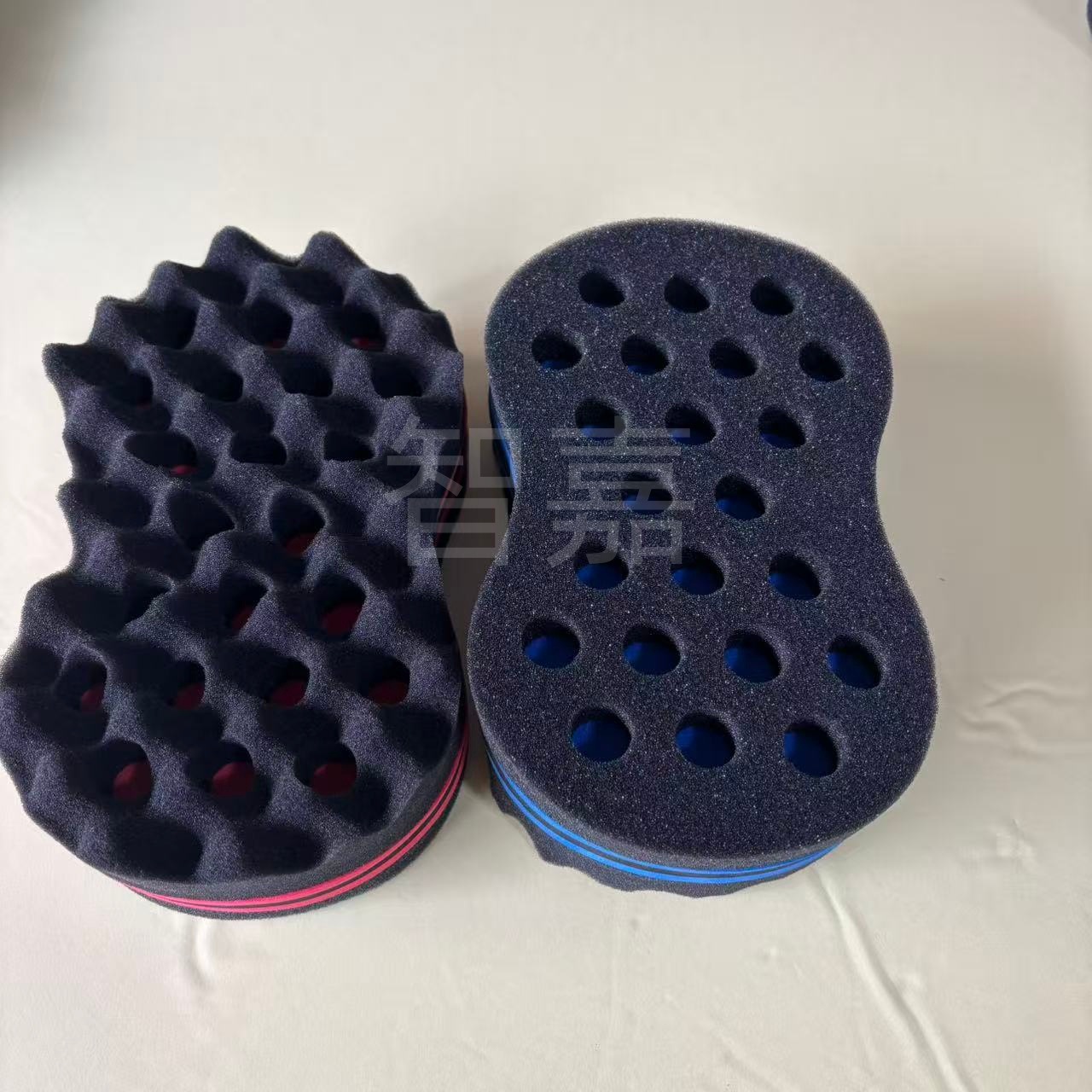 Fuente oval agujero negro rizador de pelo guante esponja negro fábrica de esponja caliente transfronteriza