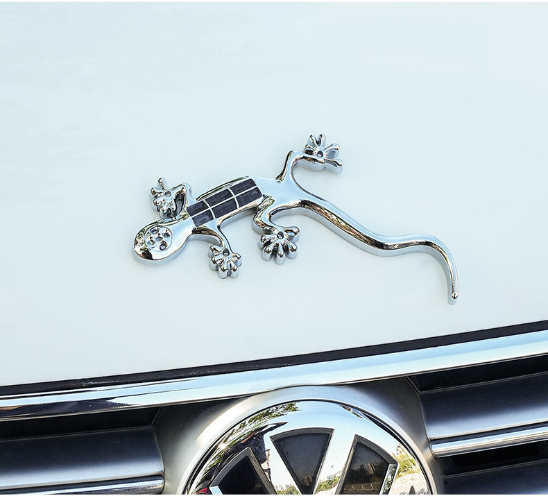 Car and motorcycle solar warning light car LED flash anti-chase tail light car gecko decoration car tail sticker