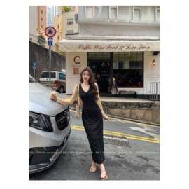 小个子春夏气质吊带连衣裙女黑色碎花收腰长裙