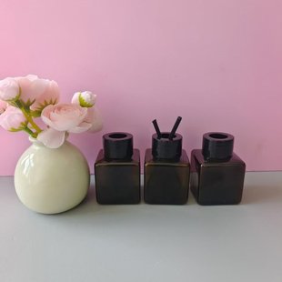 Factory in stock Wooden Lid Aromatherapy Empty Bottle Indoor Non-fire Aromatherapy Bottle Black Square Aromatherapy Bottle