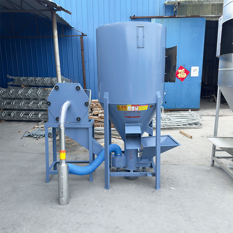 Máquina de alimentación automática de corte automático de cerdos y ovejas máquina de cría de maíz trituradora vertical todo en uno