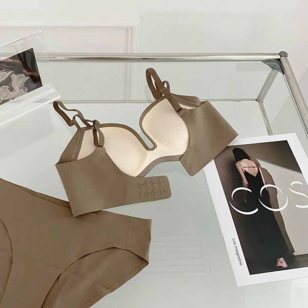 加厚显大内衣女小胸聚拢上托收副乳胸罩无钢圈防下垂平胸文胸套装