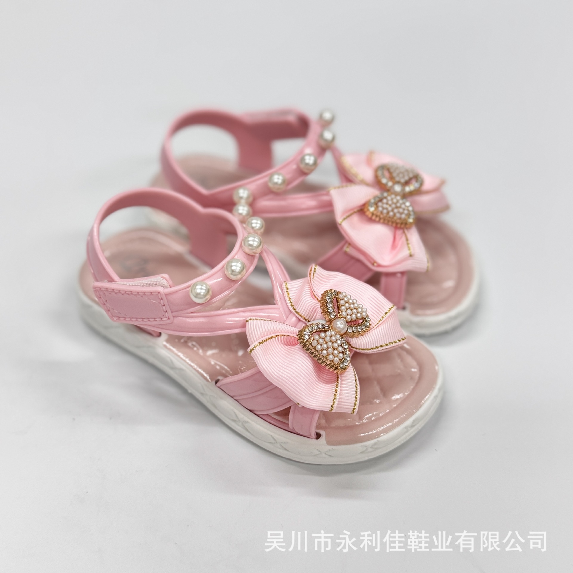 Sandalias de verano para niñas nuevas fábricas de comercio electrónico para exportaciones al por mayor para niños pequeños y medianos niñas velcro antideslizante