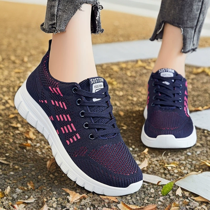 Женские кроссовки весенние спорткроссовки Flyweave Шнурованные обувь мягкая подошва дышащие спортивные кроссовки Женские легкие и комфортные беговые кроссовки