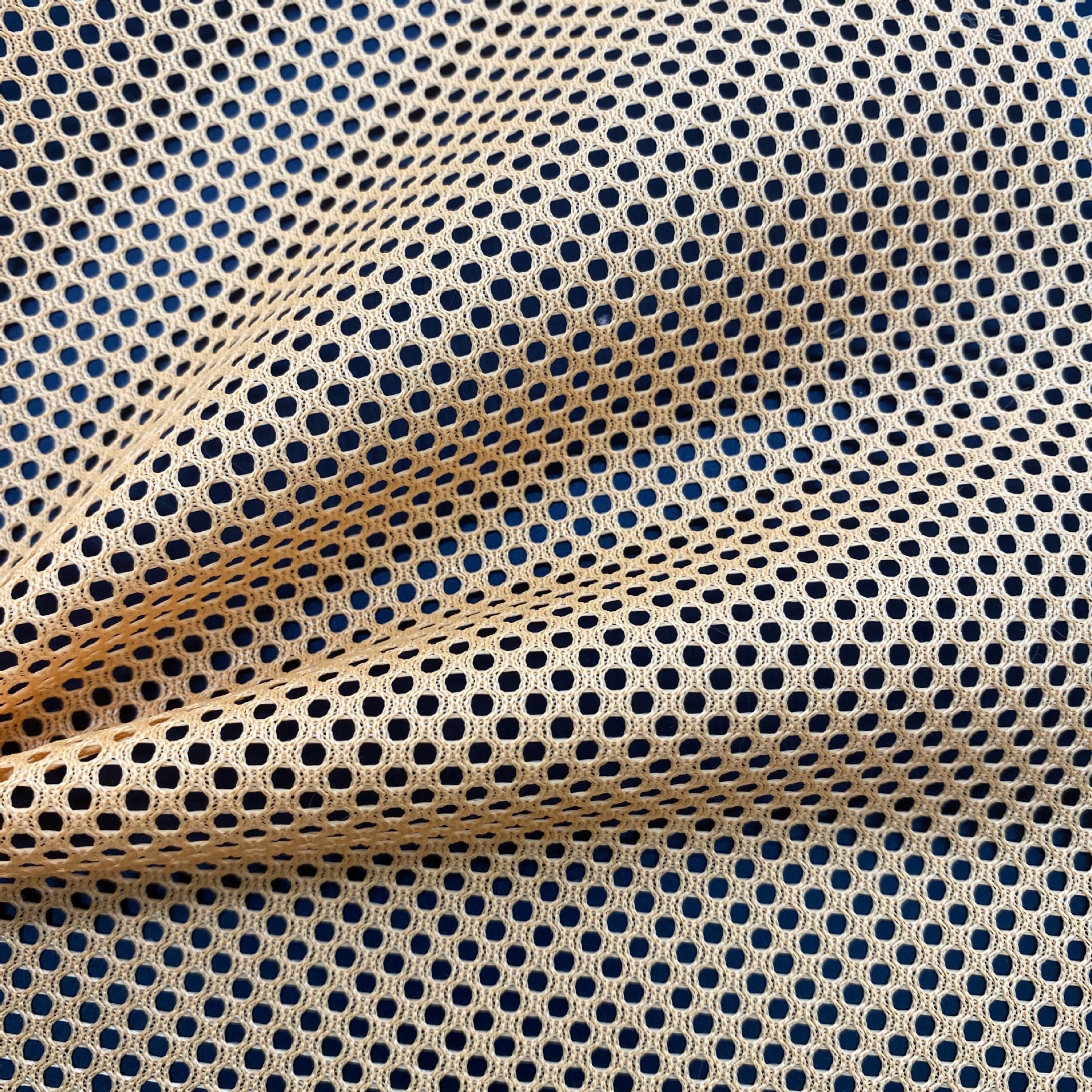 160g摇篮网箱包 马甲背心经编涤纶网眼布 包袋护栏童车童床圆孔布