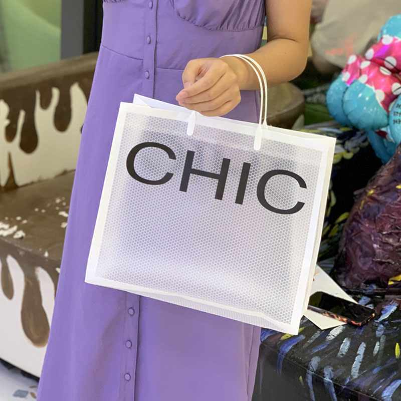 Red tienda de ropa ropa de belleza tienda de belleza transparente ropa de mano bolsa de compras bolsa de regalo personalizada