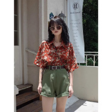复古港风碎花衬衫女夏季2025新款设计感小众短袖印花衬衣休闲上衣