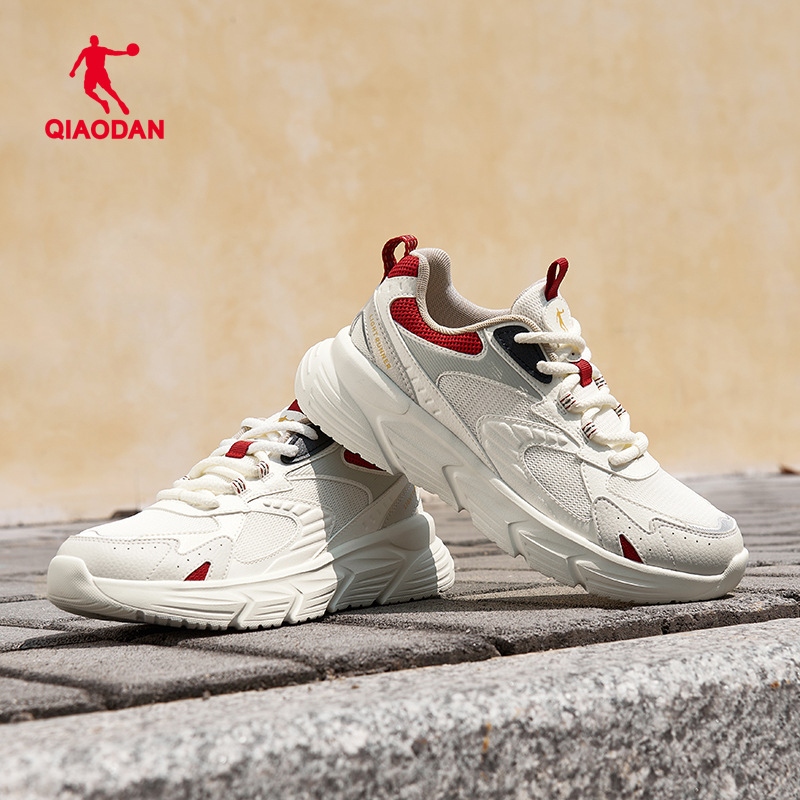 Jordan Sports Shoes, Running Shoes, Women's Shoes, Autumn and Winter Mesh Lightweight Running Shoes, Soft Sole Shock-Absorbing Jump Rope Shoes, Red New Year Style