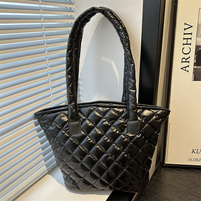 Bolsa de mujer, nueva bolsa de brazo, textura extranjera, bolsa de viaje, bolsa de gran capacidad, invierno 2024 nueva mujer