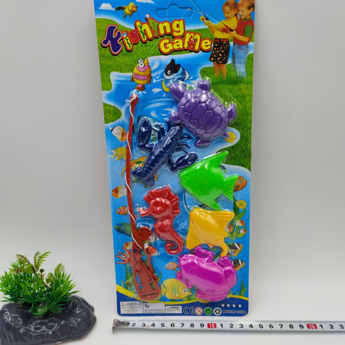 Dos yuanes 2013A juegos de pesca magnética para niños 2 yuanes 10 yuanes juguetes para niños anillo de regalo novedoso