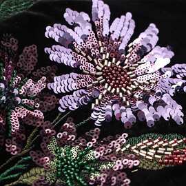 新款国风新中式丝绒底紫色珠绣布料复古优雅繁花旗袍外套绣花面料