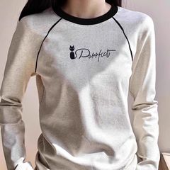 肩の長袖の色のtシャツの女性2025春の修身はやせています。