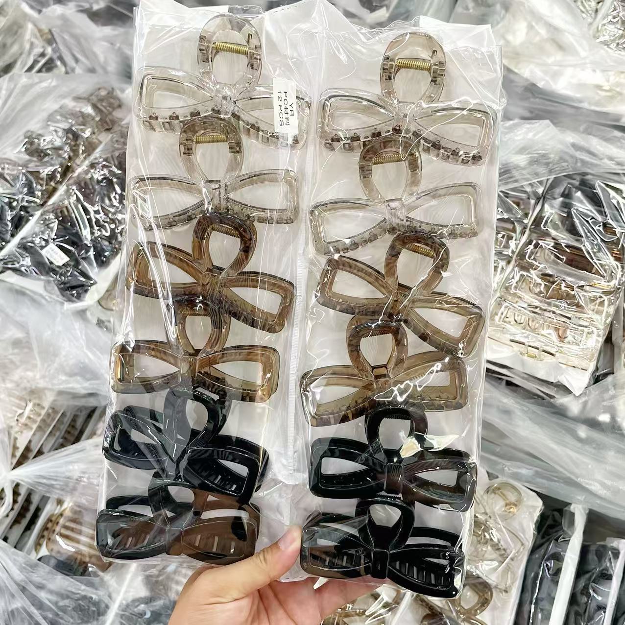 Amazon transfronteriza pintura de goma de gran tamaño clip de pelo espalda Cabeza de tiburón clip de pelo volumen multi horquilla dos yuanes accesorios para el cabello al por mayor