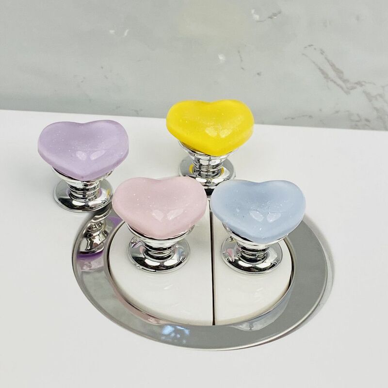 New Shiny Heart-Shaped Toilet Press Button Creative Device for Long Nails, Universal Auxiliary Switch for Flushing New Shiny Heart-Shaped Toilet Press Button Creative Device for Long Nails, Universal Auxiliary Switch for Flushing