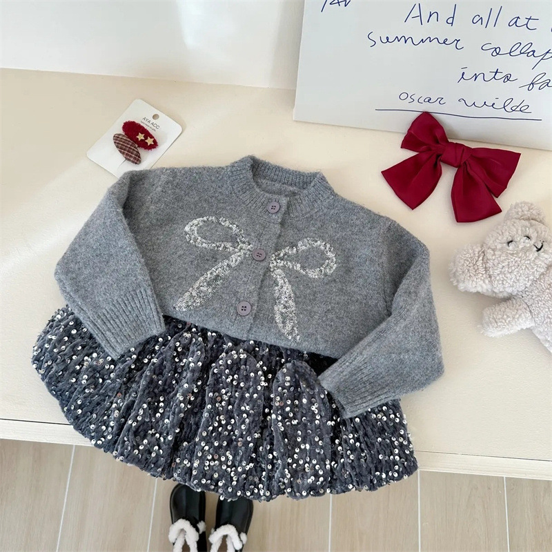 Gray sweater (sweater only)