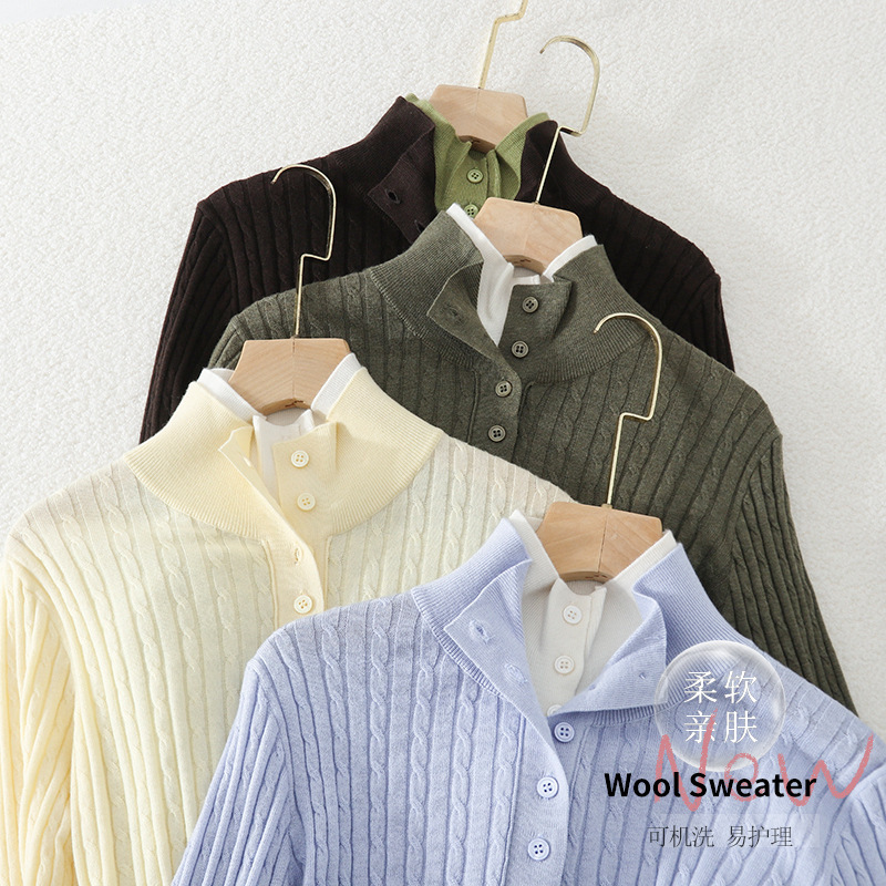 Machine washable French Polo half-buttoned knit top for women, featuring a twisted texture, a faux two-piece design, contrasting trim, and a slimming effect Machine washable French Polo half-buttoned knit top for women, featuring a twisted texture, a faux two-piece design, contrasting trim, and a slimming effect