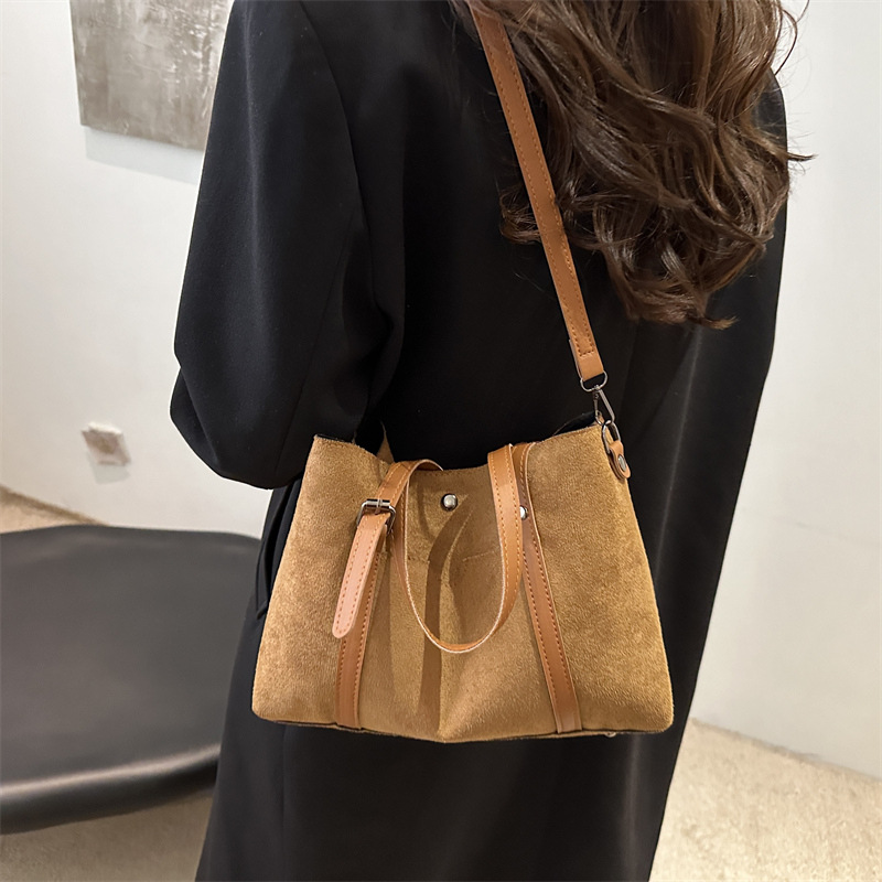 Bolso de hombro perezoso de gran capacidad invierno 2024 nuevo estilo versátil bolso casual bolso de mano de alta calidad bolso especial