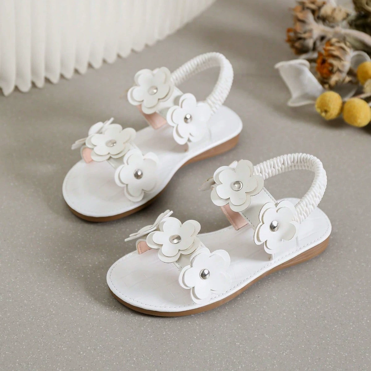 Трансграничная внешнеторговая школа стиль цветы девушка мода принцесса сандалии сладкая иностранная мягкая подошва нескользящая пляжная обувь с плоским дном
