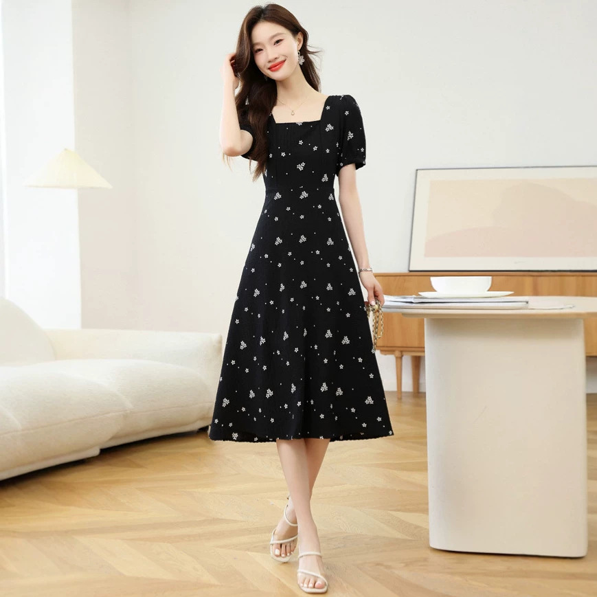 Đầm maxi nữ thắt eo cổ vuông họa tiết hoa đen chất liệu voan mềm mại — Hoa màu đen chi tiết 1