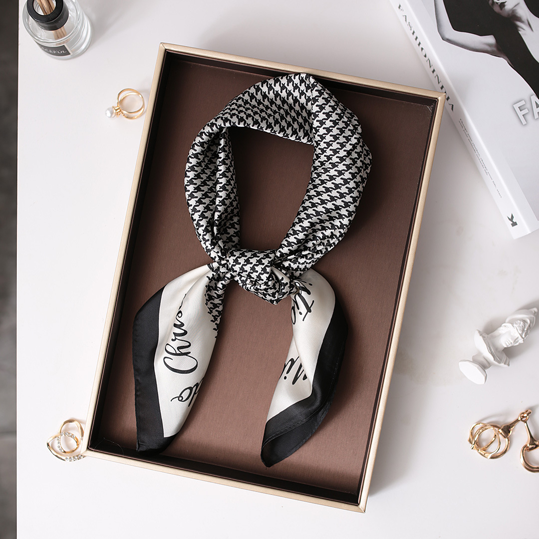 Fashionable stylish thousand bird pattern letter square for women's spring and autumn thin Korean decorative suit scarf_voghion.com