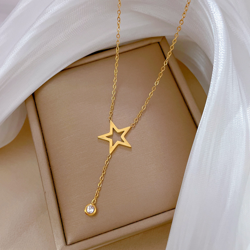 Collier chaîne minimaliste avec pendentif étoile à pompon_voghion.com