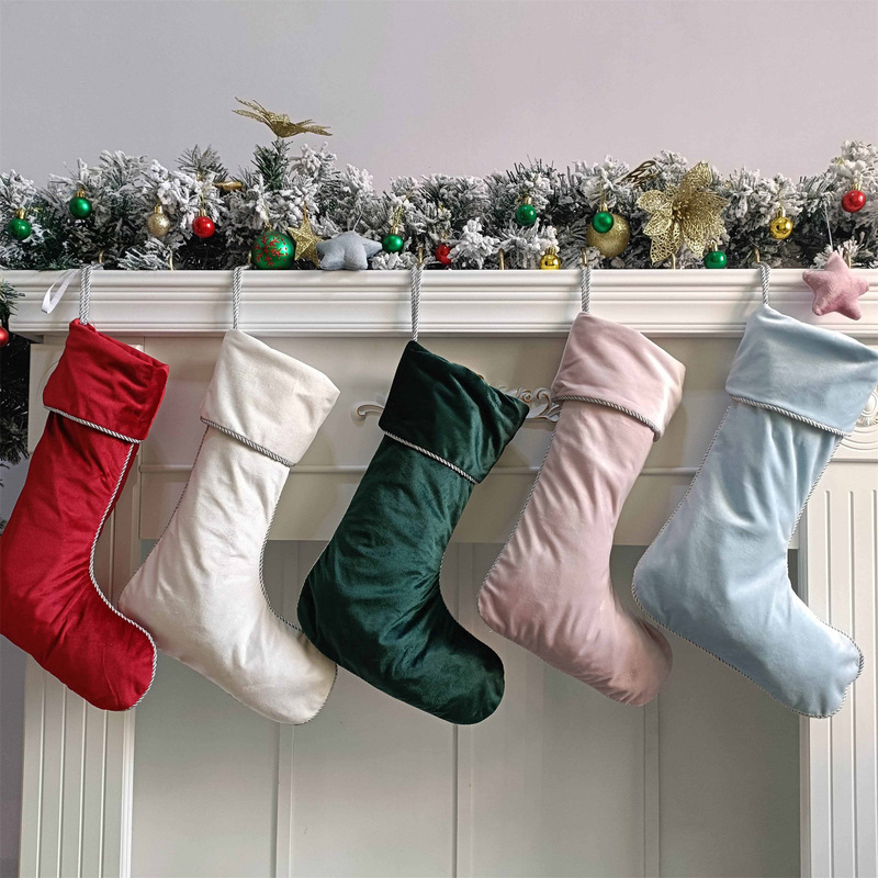Amazon 北欧スタイル シルバーエッジ ソリッドカラー フランネル クリスマス ソックス 大型収納 ギフトバッグ クリスマス雰囲気 レイアウト小道具|undefined