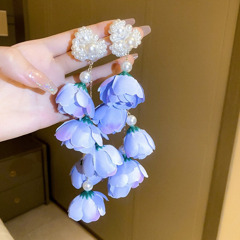 Pendientes largos de perlas de flor de súper hada con aguja de plata Pendientes de borla de sentido de alta gama de moda de nicho Pendientes exagerados de viaje para mujer