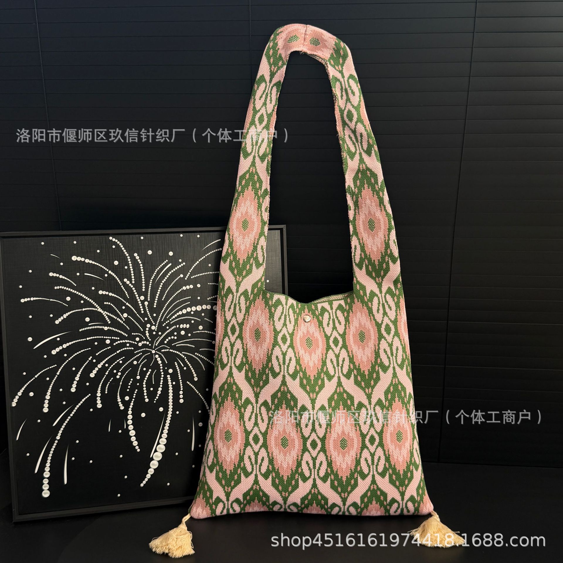 Adelaide T bag No. 22 (including tassels)