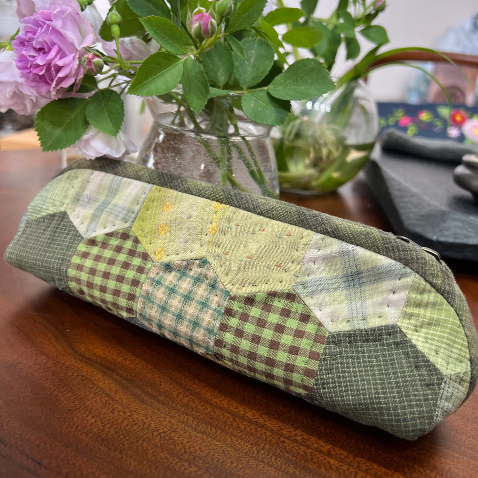 Bolso de lápices de flores tridimensional simple Lu bordado pequeño bolso de papelería fresca bolso de material de bricolaje bordado a mano bolso de lápices para niños