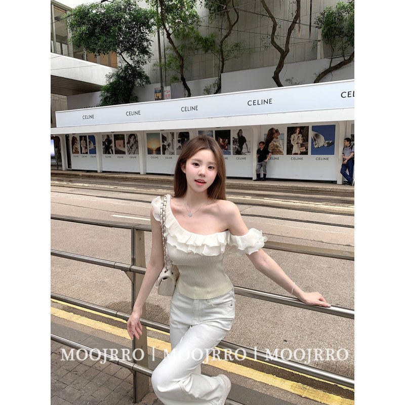 French-Style Ruffled One-Shoulder Knit Top for Women, Summer Pure Desire Spicy Girl Slim-Fit Waist-Cinching Design, Off-Shoulder Halter Top