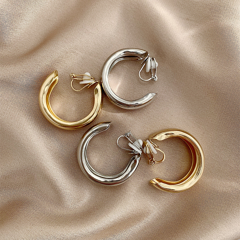 패딩 된 귀 클립 골드 페어