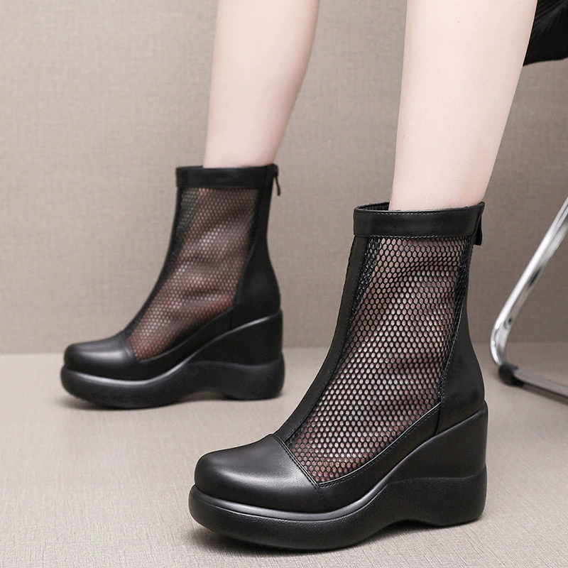 Летние короткие сапоги на танкетке, женские сетчатые Полые Дышащие Тонкие Ботинки Martin, марлевые сандалии на платформе с толстой подошвой и молнией на спине