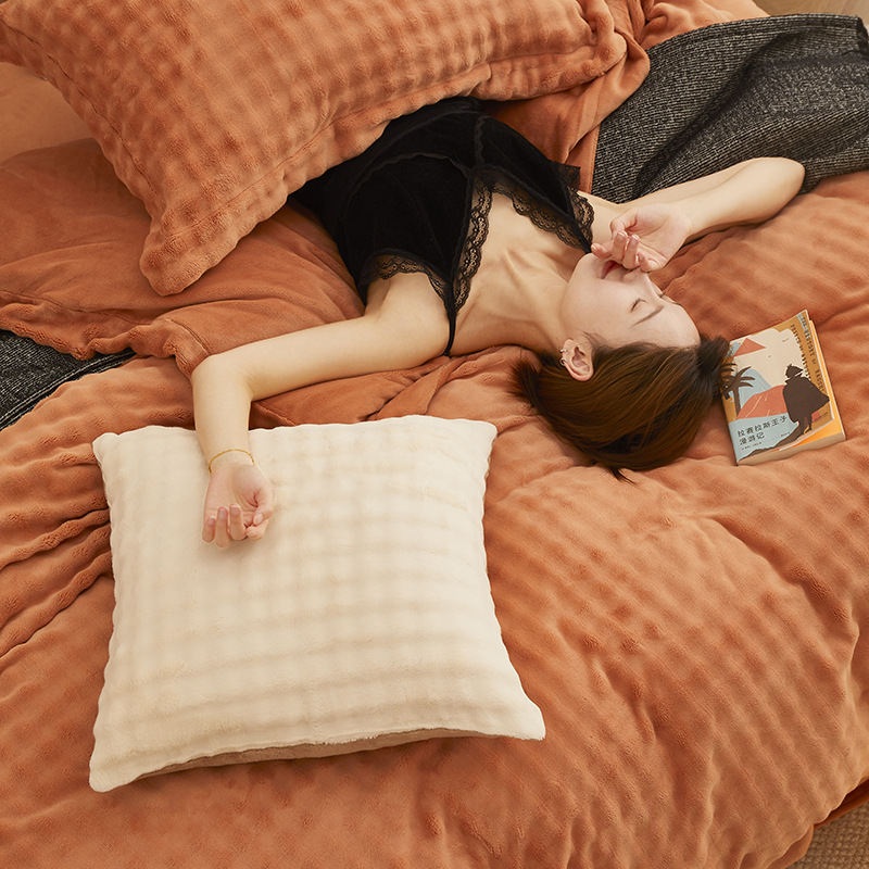 2024 nuevo traje cálido y simple de cuatro piezas de terciopelo de leche Tossena