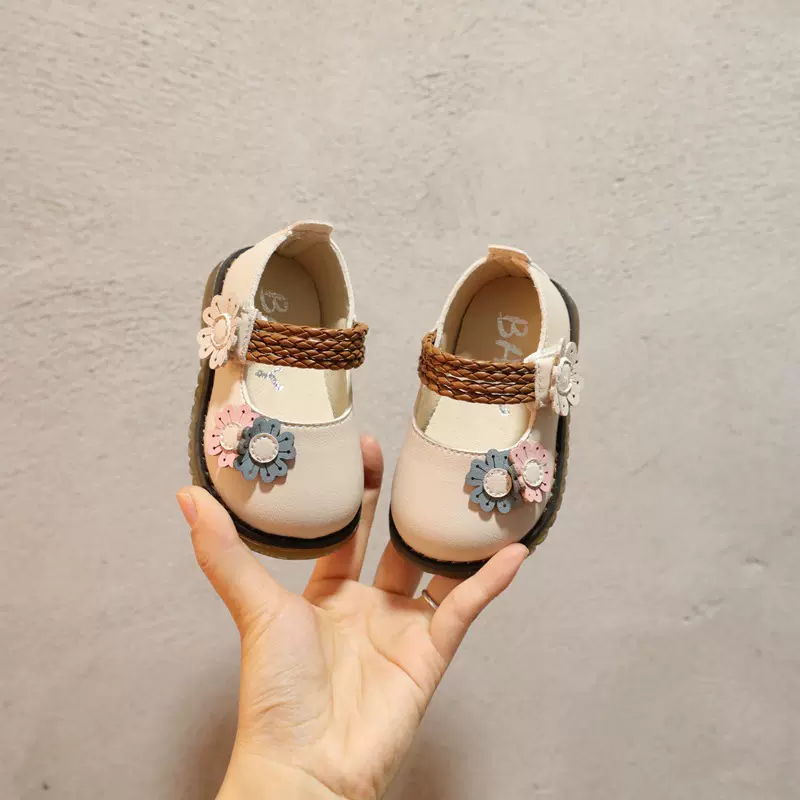 2023年小公主春复古花朵婴儿学步鞋1-3岁女宝宝春秋鞋子公主皮鞋