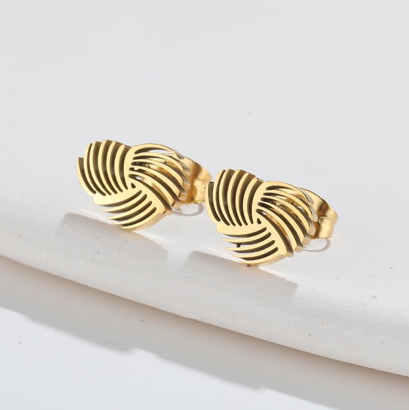 Fashion Heart Shape Titanium Steel Ear Studs Plating No Inlaid Stainless Steel Earrings