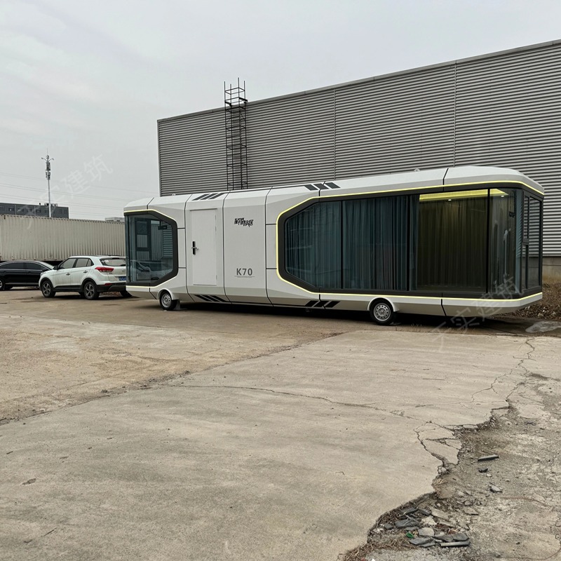 cápsula espacial ensamblada móvil, cápsula de alojamiento residencial móvil, cápsula de transporte con ruedas, hotel de cápsula espacial