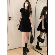 法式气质赫本风黑色连衣裙子夏季2024年新款女装小黑裙小个子短裙