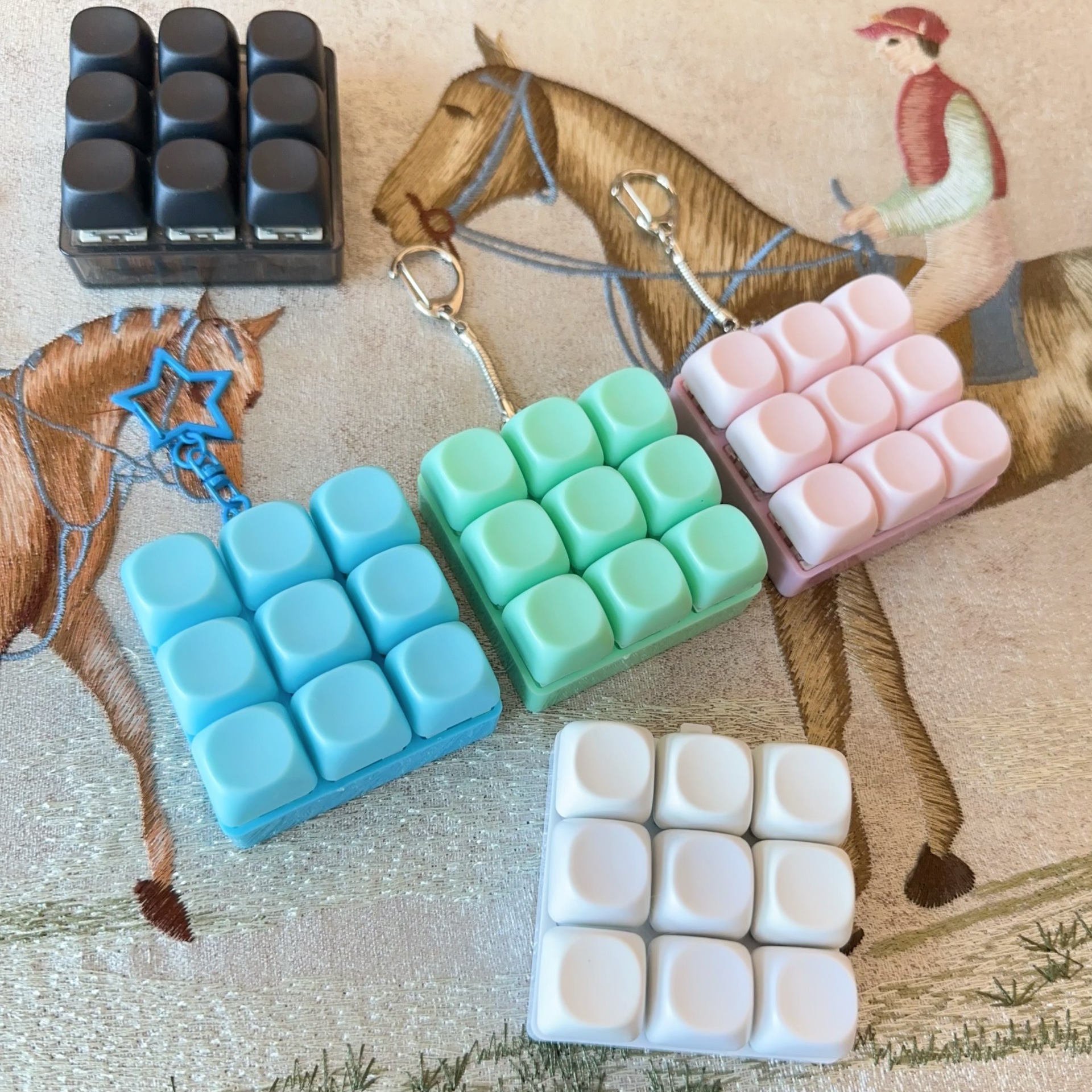 Cross-border Round Cap Decompression Button 9-key Switch Tester Keyboard Cat Keychain Finger Squeeze Stress-relief Toy_voghion.com