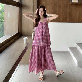 粉色露背格纹吊带上衣半身裙套装女夏季超好看时尚小衫半裙两件套