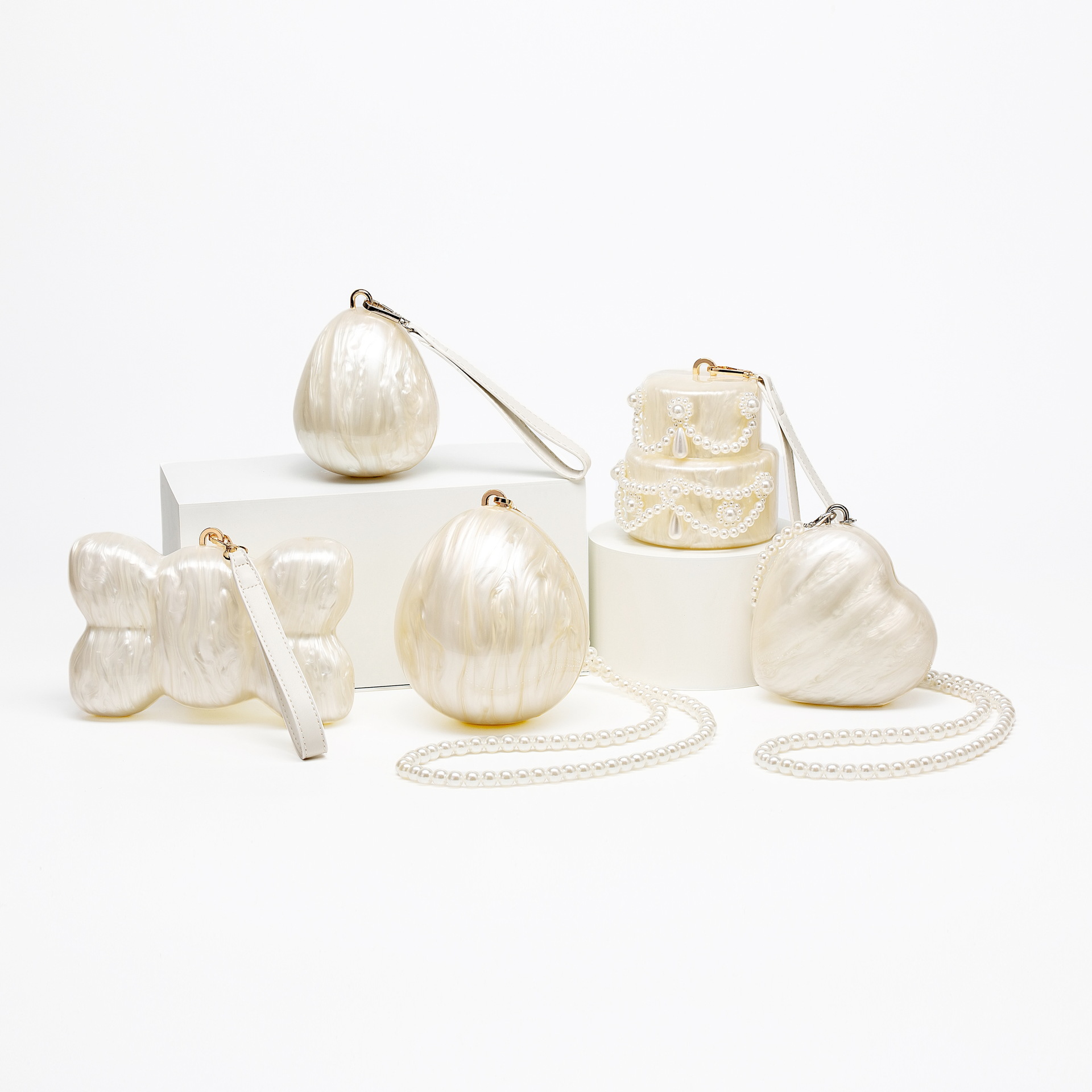 540g Weight Cotton Lining Material Magnetic Buckle Closure Type Single Shoulder Strap, Top Handle Strap Type Evening Bag Bags Type Club, Party Occasion Acrylic Material Heart Shape, Bow Knot Pattern All Seasons Season Women's Gender Elegant Style Square, Oval Shape Arylic Heart Shape Bow Knot Square Oval Evening Bags 无