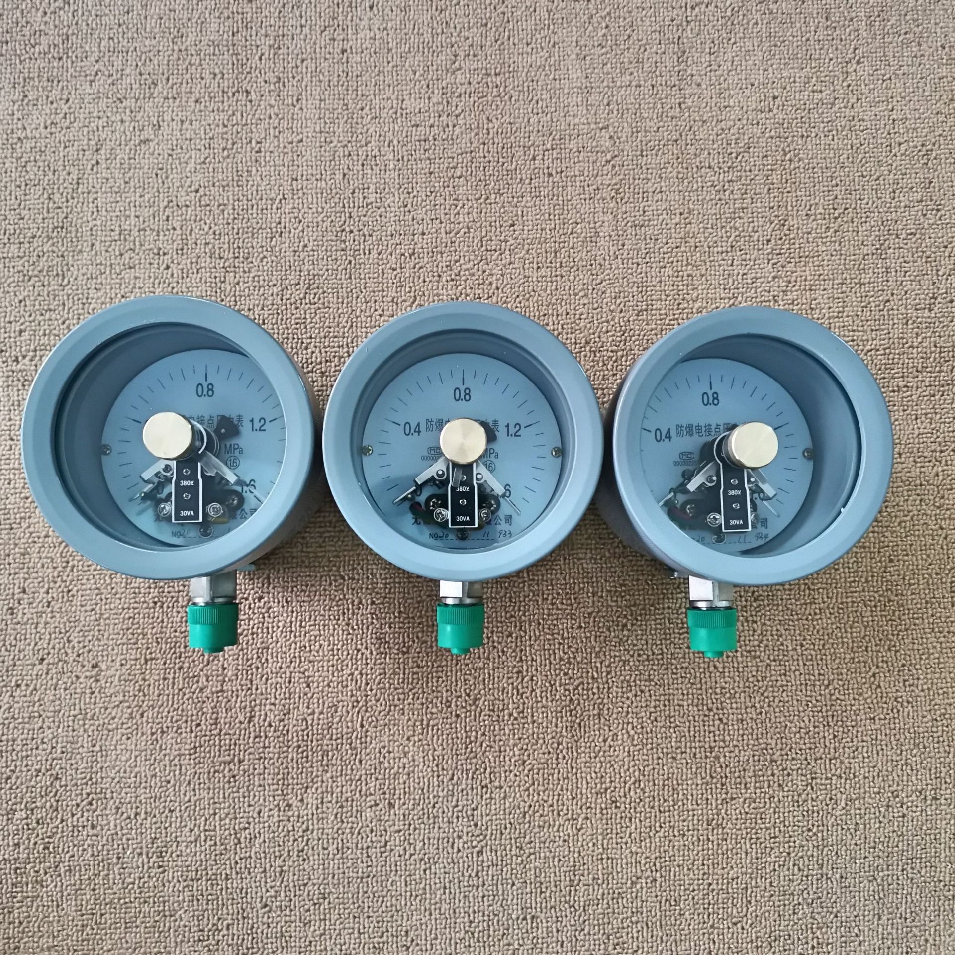 防爆电接点压力表 YXC-100 化工场用 径向安装