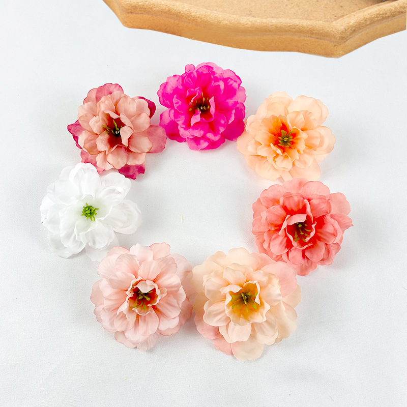 Flor de peonía con núcleo de hierba artificial, guía de boda, arreglo floral, decoración de la sala de estar del hogar, flor de seda al por mayor, fotografía de material de bricolaje